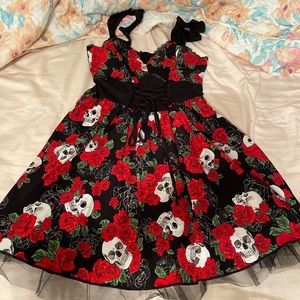 HOT TOPIC ROSES AND SKULLS DRESS